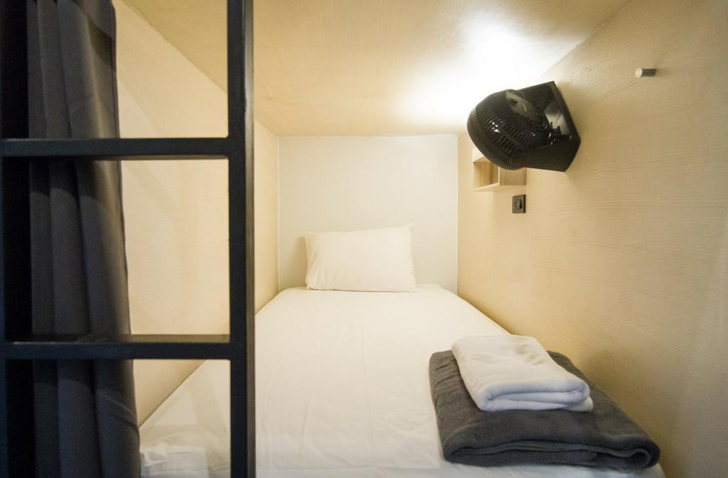 Box Poshtel Phuket Hostel Εξωτερικό φωτογραφία