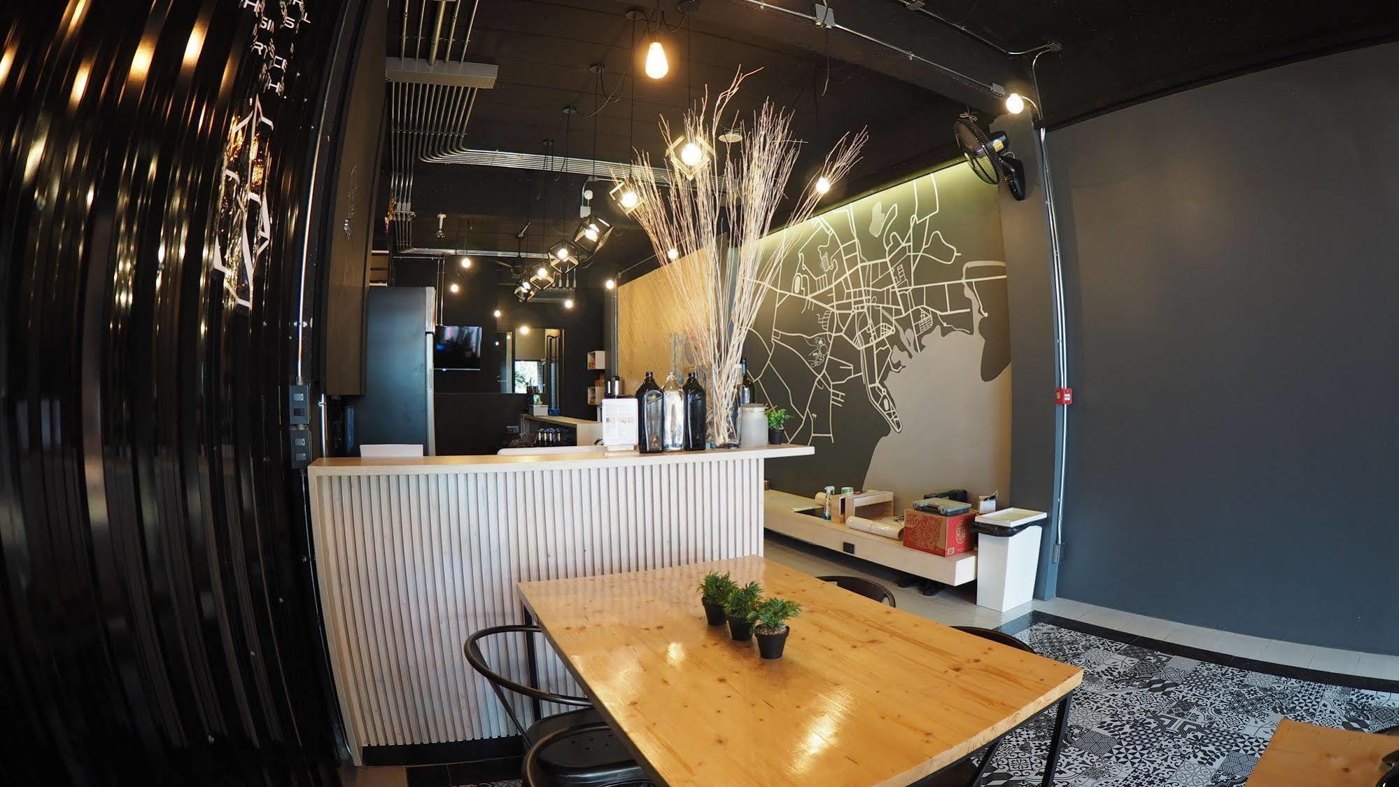 Box Poshtel Phuket Hostel Εξωτερικό φωτογραφία